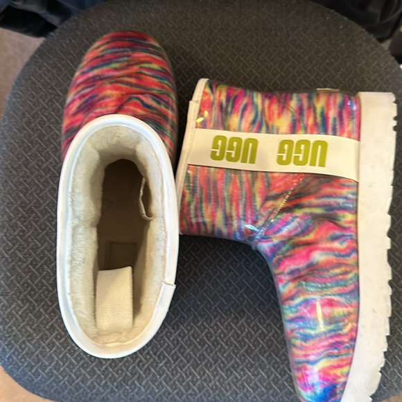 Multicolor UGG rain boots. Brand new/never worn. Size 9. - Picture 2 of 3